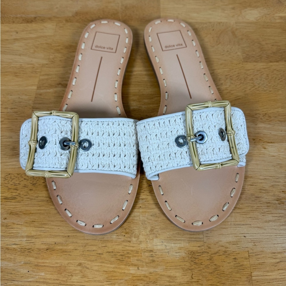 Dolce Vita Dasa Sandal Crocheted Bamboo Buckle Leather Sole Womens 8 Cream - Picture 1 of 5